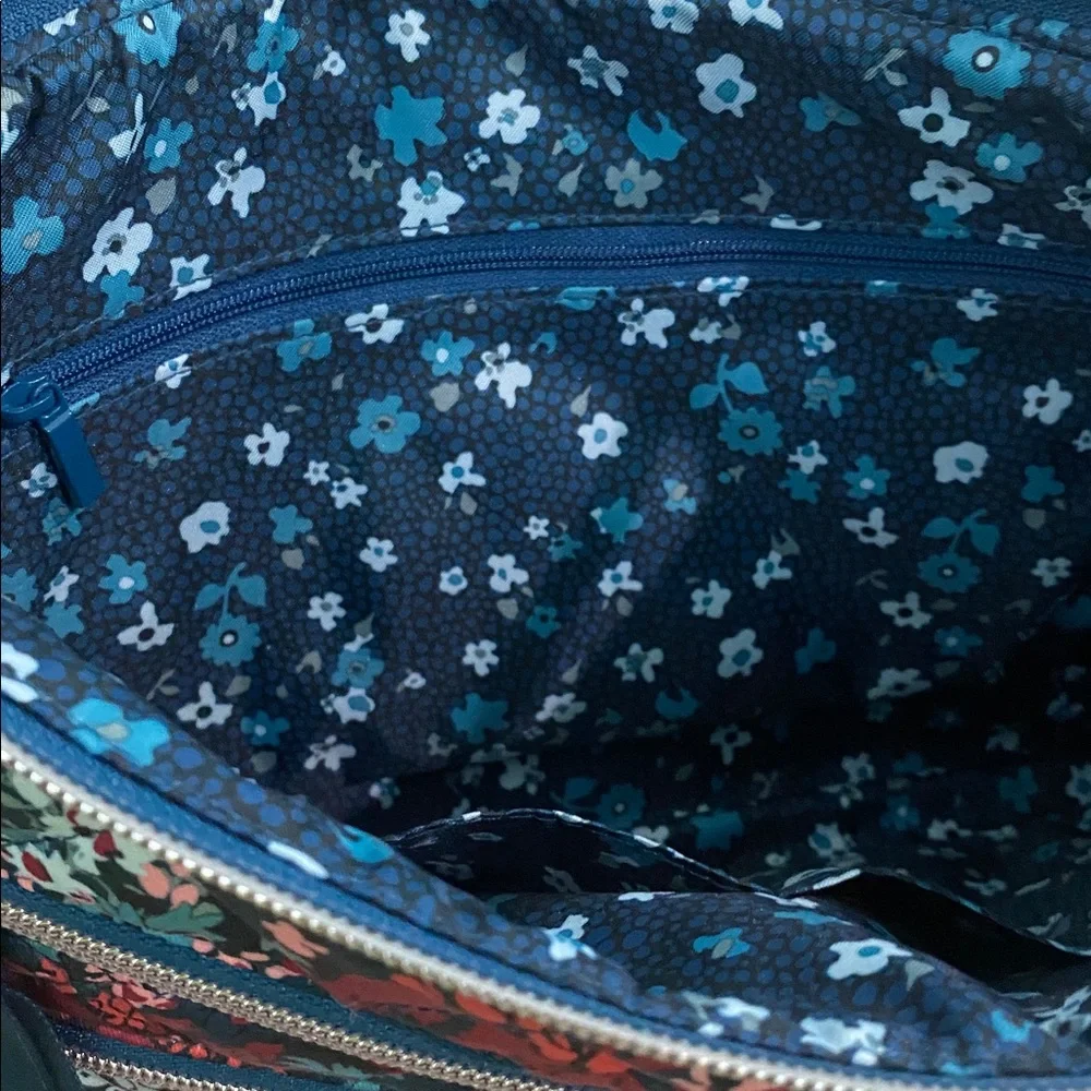 🆕Vera Bradley Triple Zip Shoulder Bag, Cabbage Rose Cabernet - Picture 8 of 9